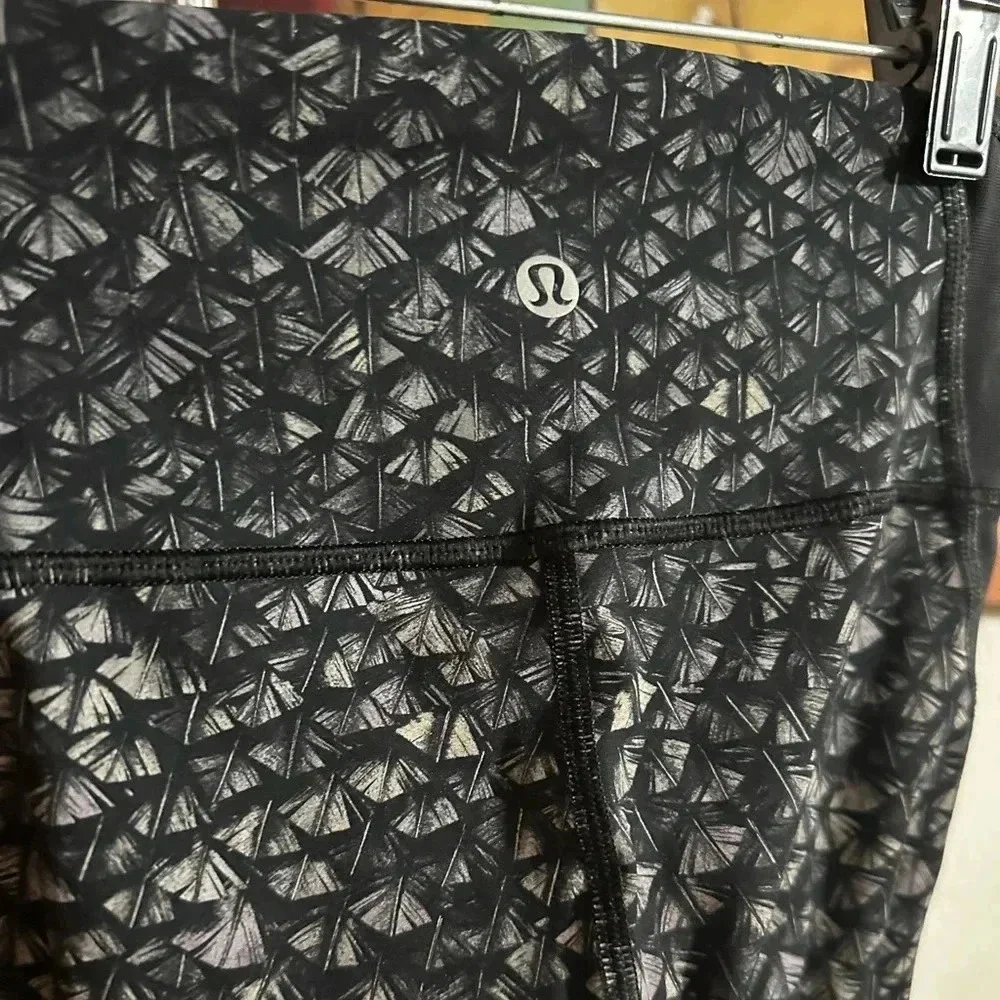 Lululemon Athletica leggings size 4